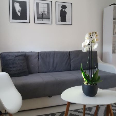 Holiday Home Duka'S บาร์ ภายนอก รูปภาพ