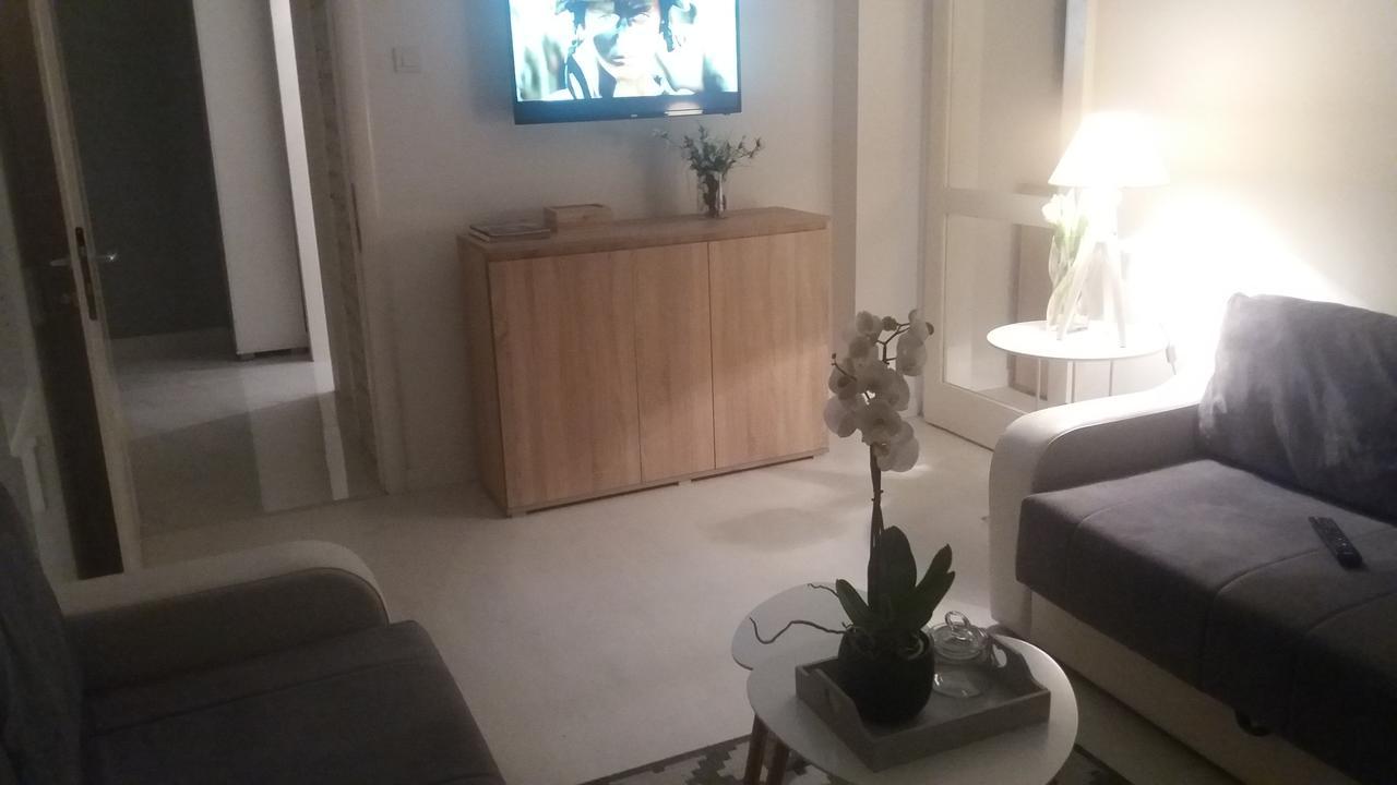 Holiday Home Duka'S บาร์ ภายนอก รูปภาพ