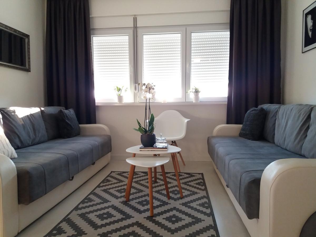 Holiday Home Duka'S บาร์ ภายนอก รูปภาพ