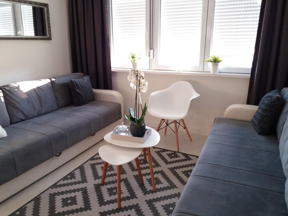 Holiday Home Duka'S บาร์ ภายนอก รูปภาพ