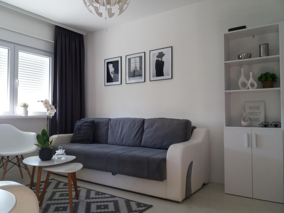 Holiday Home Duka'S บาร์ ภายนอก รูปภาพ