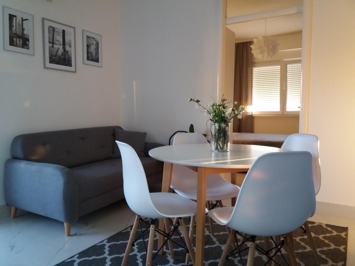 Holiday Home Duka'S บาร์ ภายนอก รูปภาพ