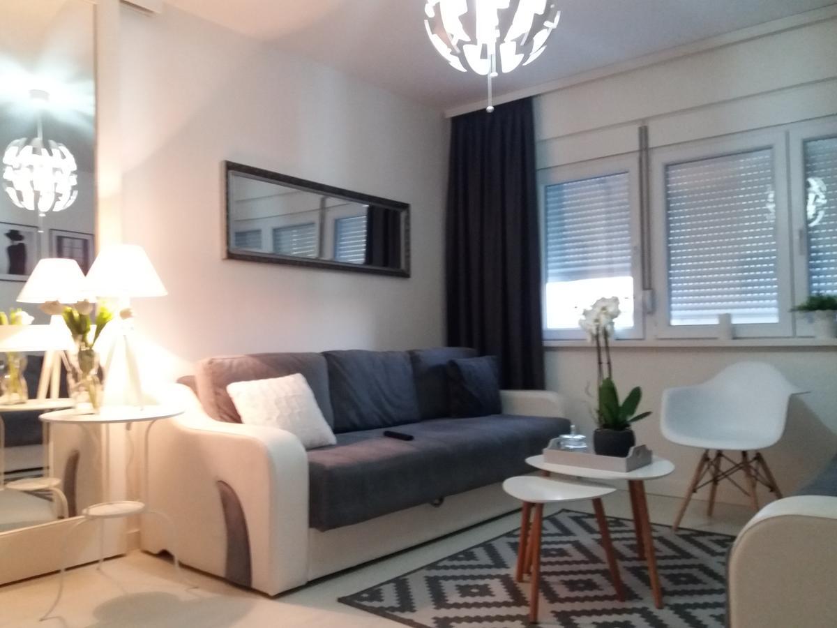 Holiday Home Duka'S บาร์ ภายนอก รูปภาพ