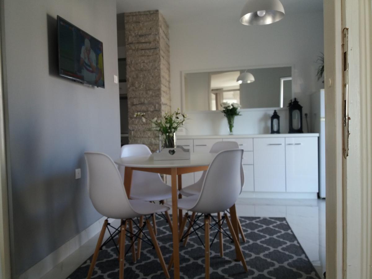 Holiday Home Duka'S บาร์ ภายนอก รูปภาพ