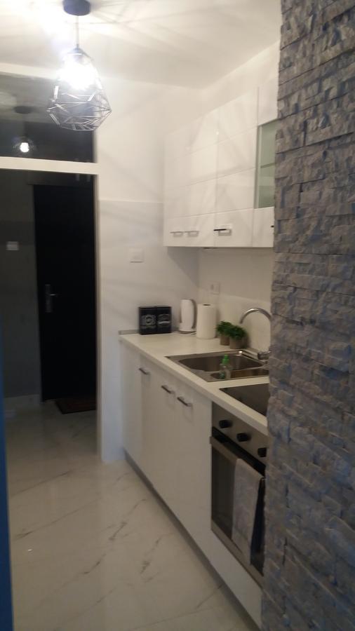 Holiday Home Duka'S บาร์ ภายนอก รูปภาพ